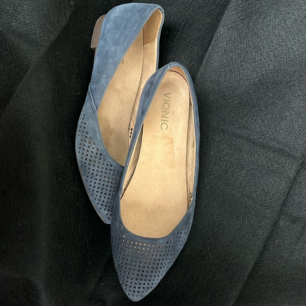 Vionic Posey Navy Suede Flats Sz 7